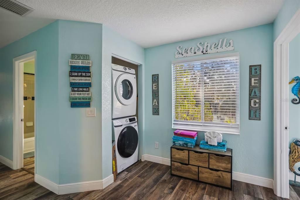 For Sale: $1,395,000 (5 beds, 3 baths, 2449 Square Feet)