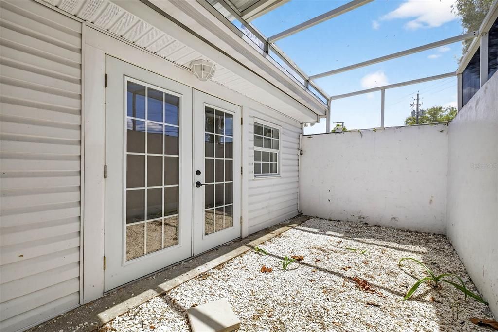 For Rent: $7,000 (6 beds, 3 baths, 2088 Square Feet)