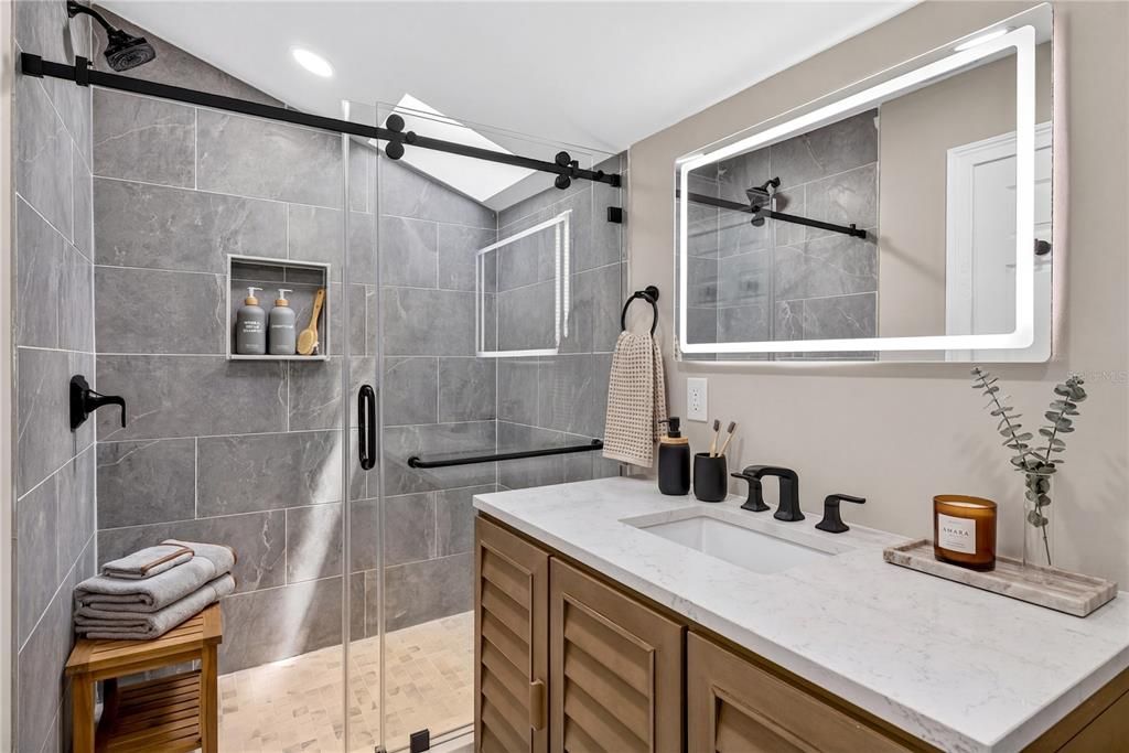 For Rent: $7,000 (6 beds, 3 baths, 2088 Square Feet)