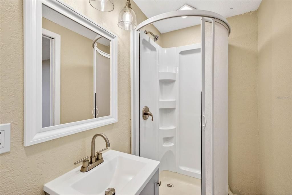 For Rent: $7,000 (6 beds, 3 baths, 2088 Square Feet)