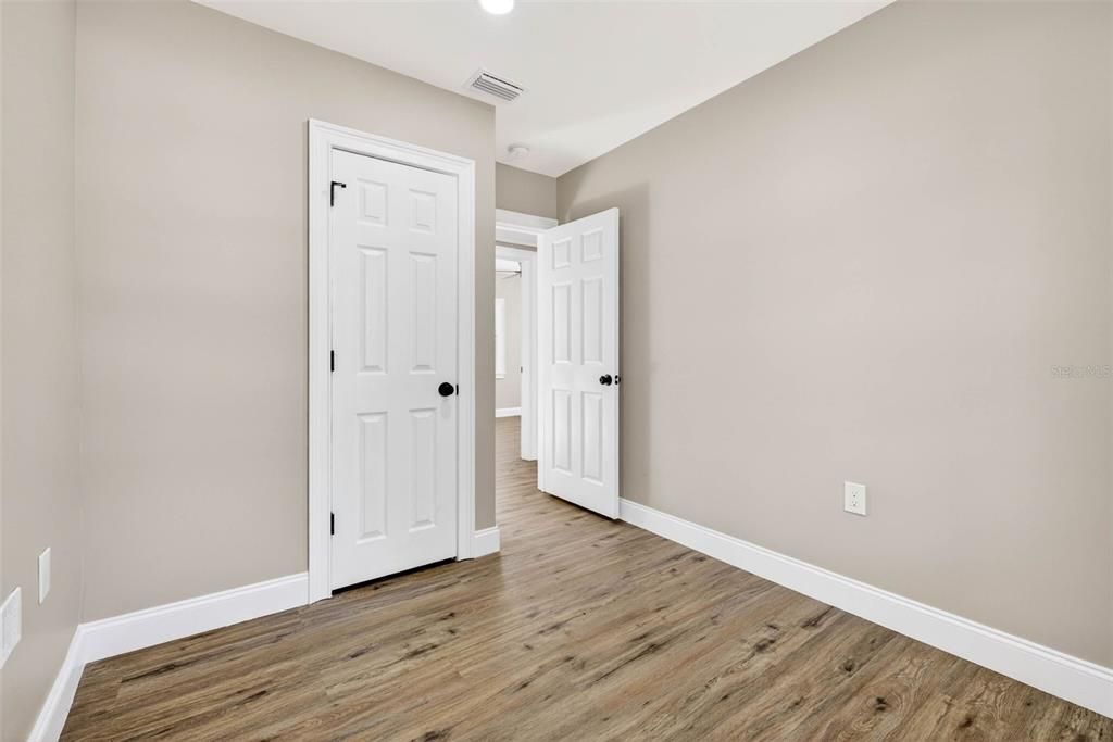 For Rent: $7,000 (6 beds, 3 baths, 2088 Square Feet)