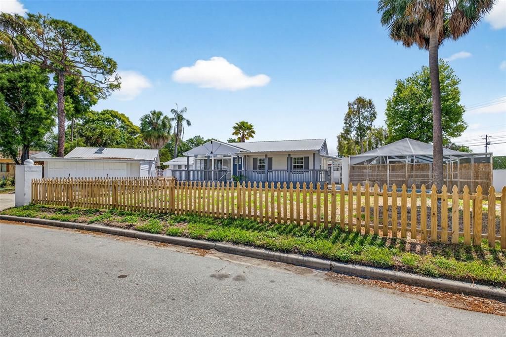 For Rent: $7,000 (6 beds, 3 baths, 2088 Square Feet)