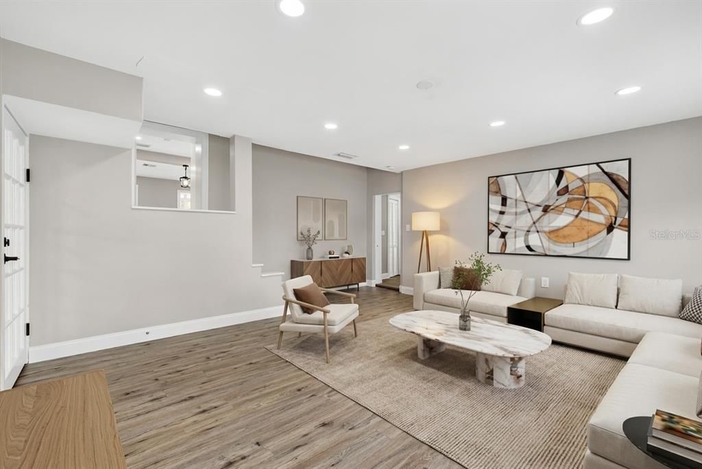For Rent: $7,000 (6 beds, 3 baths, 2088 Square Feet)