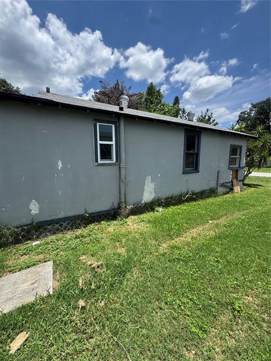 For Sale: $80,000 (3 beds, 1 baths, 792 Square Feet)