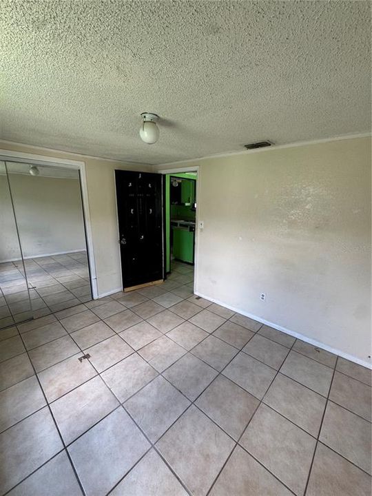 For Sale: $80,000 (3 beds, 1 baths, 792 Square Feet)