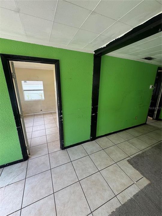 For Sale: $80,000 (3 beds, 1 baths, 792 Square Feet)