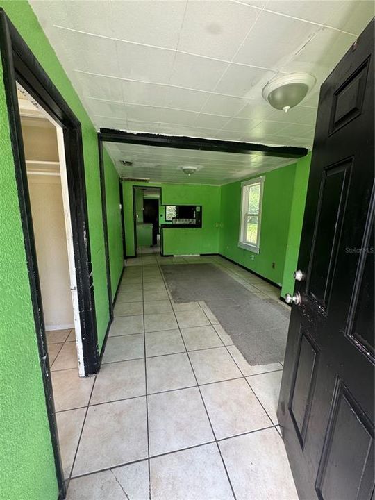 For Sale: $80,000 (3 beds, 1 baths, 792 Square Feet)