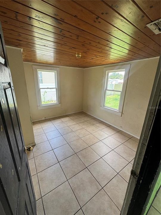 For Sale: $80,000 (3 beds, 1 baths, 792 Square Feet)