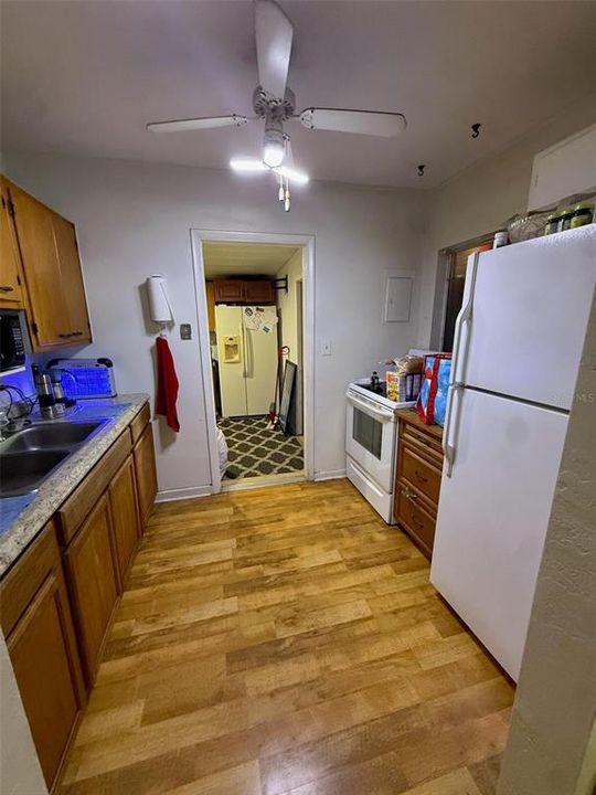 В аренду: $1,500 (3 спален, 1 ванн, 720 Квадратных фут)