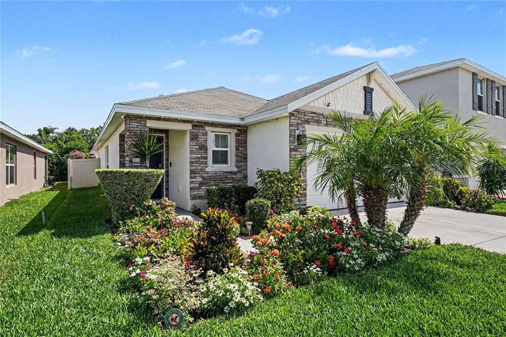 For Sale: $340,000 (3 beds, 2 baths, 1516 Square Feet)
