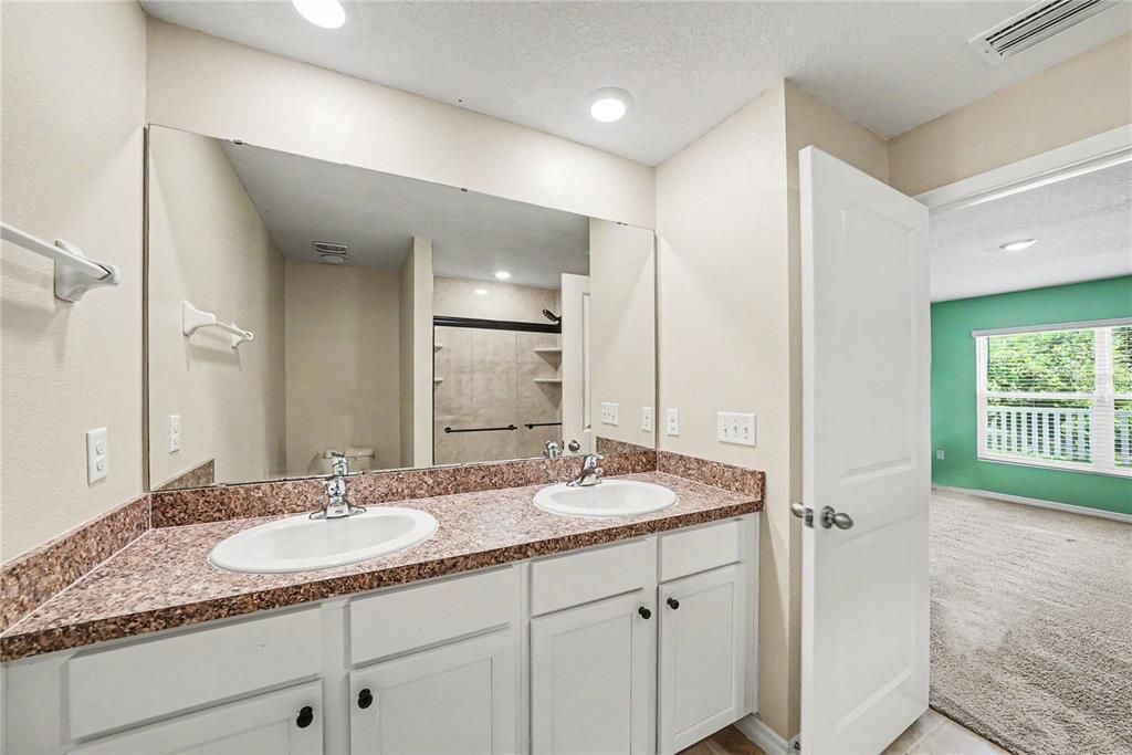 For Sale: $340,000 (3 beds, 2 baths, 1516 Square Feet)