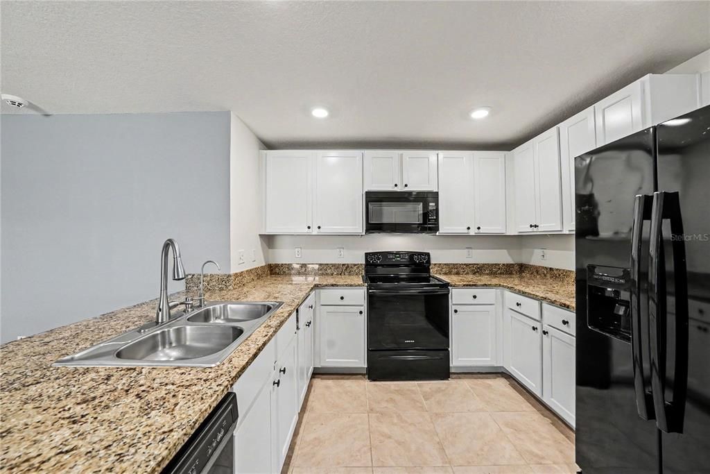For Sale: $340,000 (3 beds, 2 baths, 1516 Square Feet)