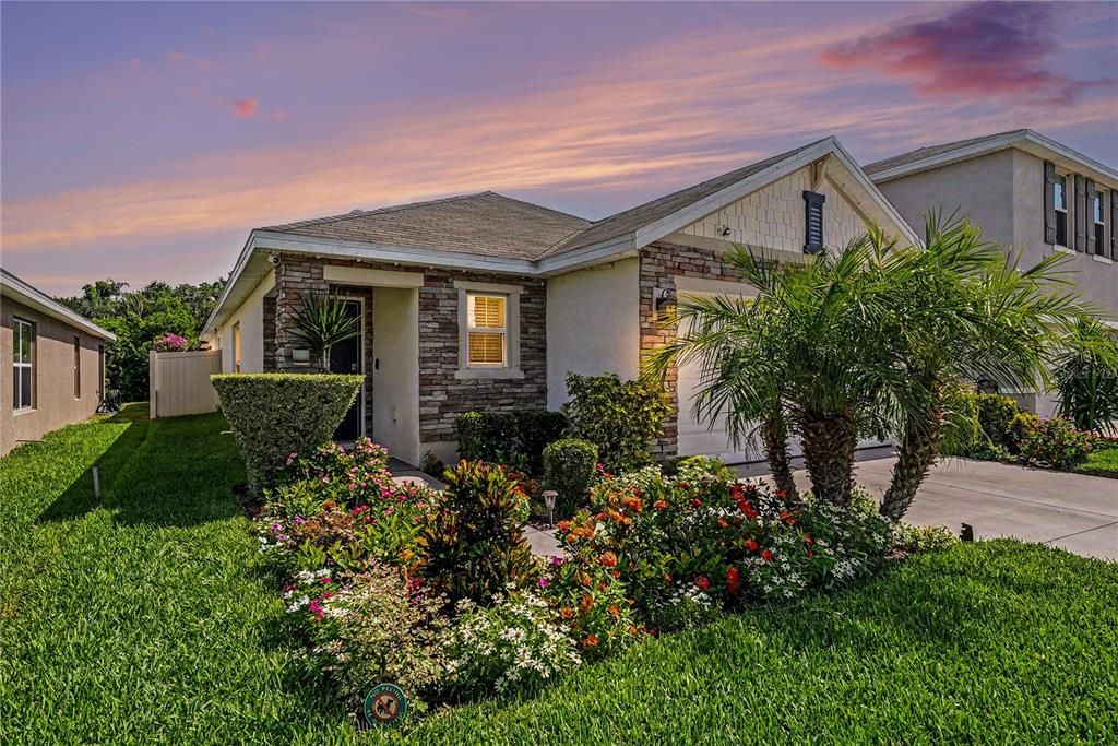 For Sale: $340,000 (3 beds, 2 baths, 1516 Square Feet)