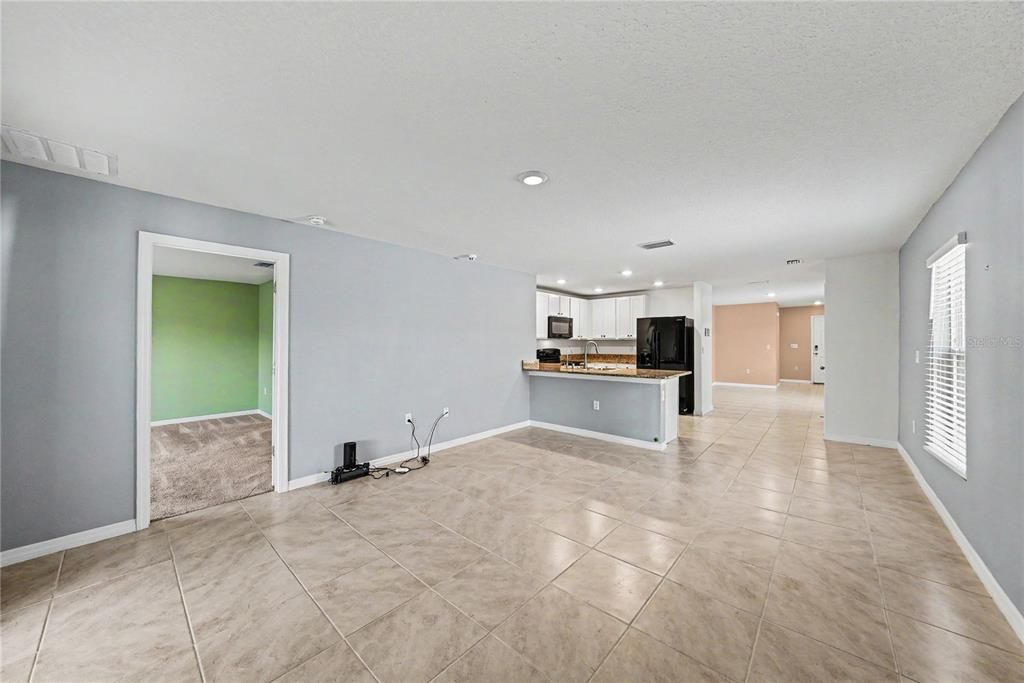 For Sale: $340,000 (3 beds, 2 baths, 1516 Square Feet)