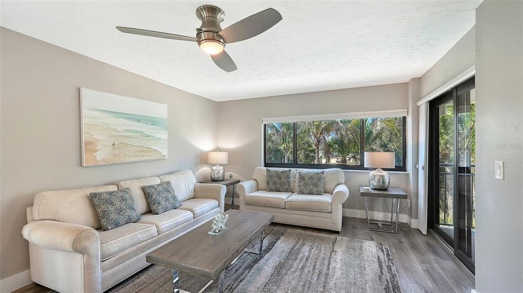 For Sale: $1,195,000 (2 beds, 2 baths, 1200 Square Feet)
