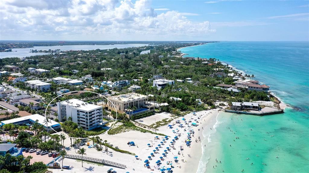 For Sale: $1,195,000 (2 beds, 2 baths, 1200 Square Feet)
