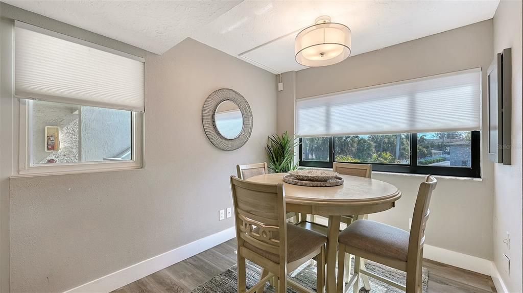 For Sale: $1,195,000 (2 beds, 2 baths, 1200 Square Feet)