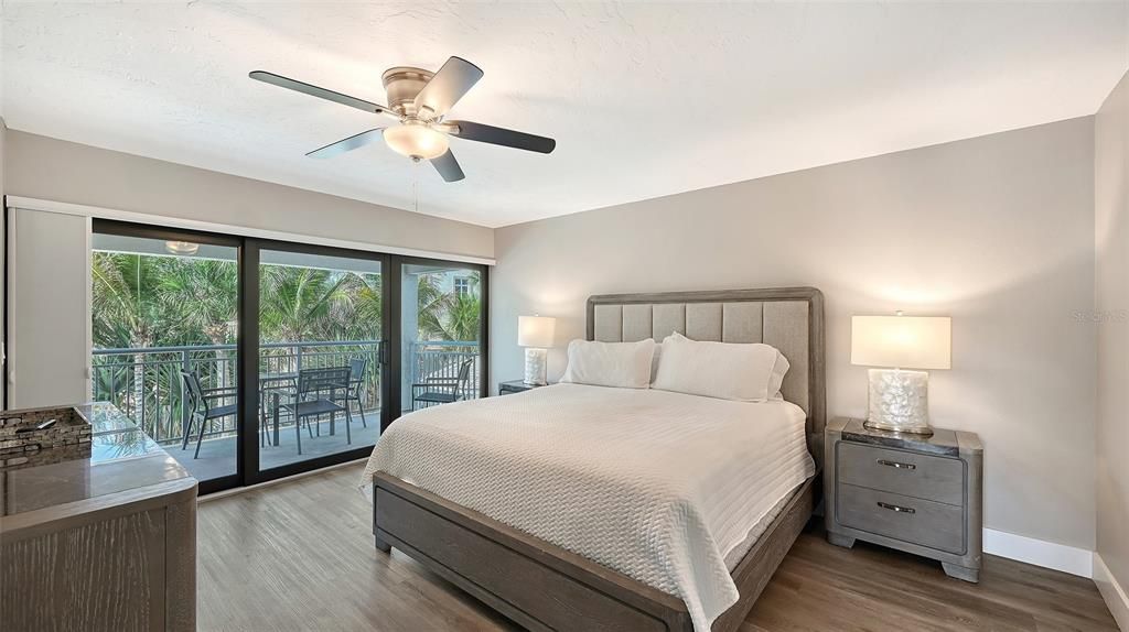 For Sale: $1,195,000 (2 beds, 2 baths, 1200 Square Feet)