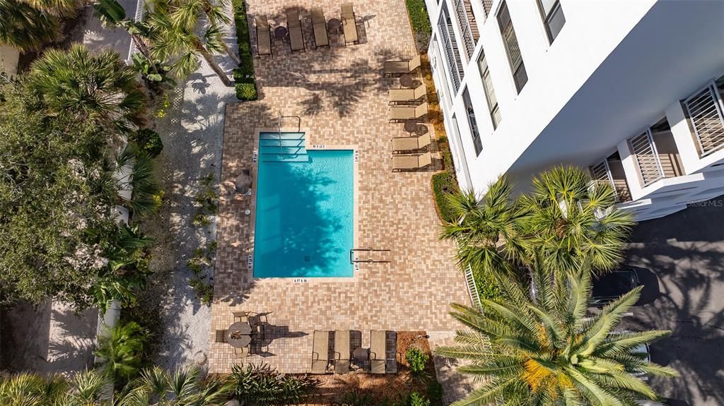 For Sale: $1,195,000 (2 beds, 2 baths, 1200 Square Feet)