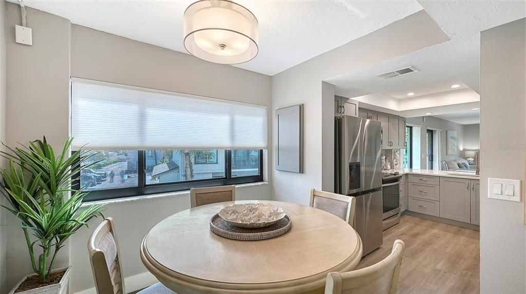 For Sale: $1,195,000 (2 beds, 2 baths, 1200 Square Feet)