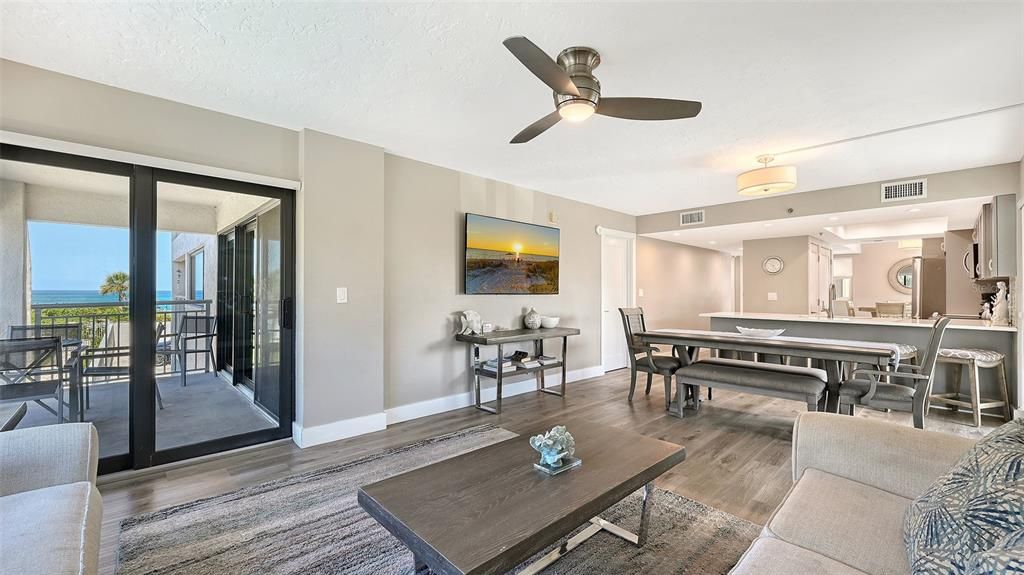 For Sale: $1,195,000 (2 beds, 2 baths, 1200 Square Feet)