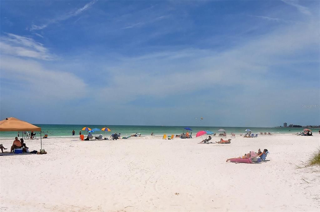 For Sale: $1,195,000 (2 beds, 2 baths, 1200 Square Feet)