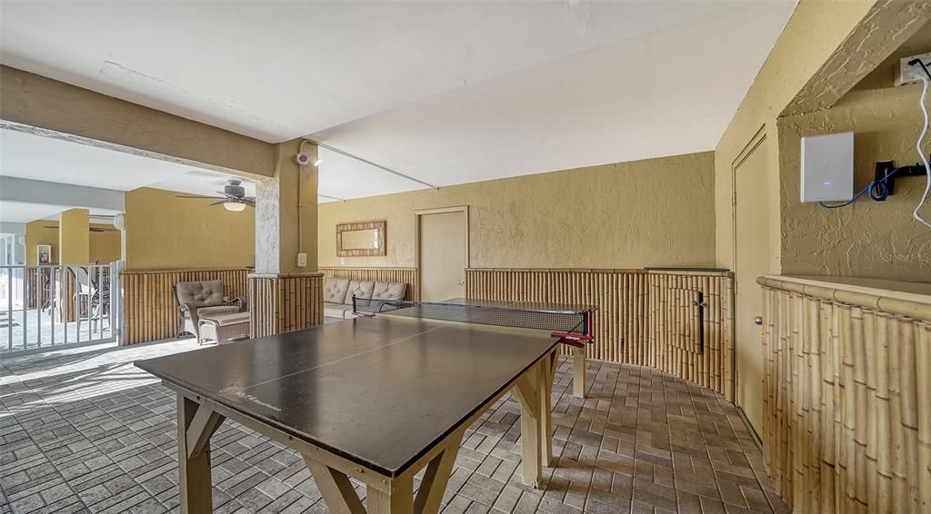 For Sale: $1,195,000 (2 beds, 2 baths, 1200 Square Feet)