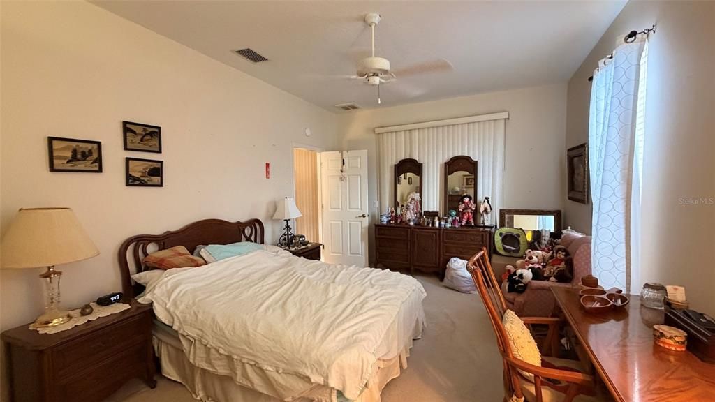 En Venta: $199,999 (3 camas, 2 baños, 1684 Pies cuadrados)