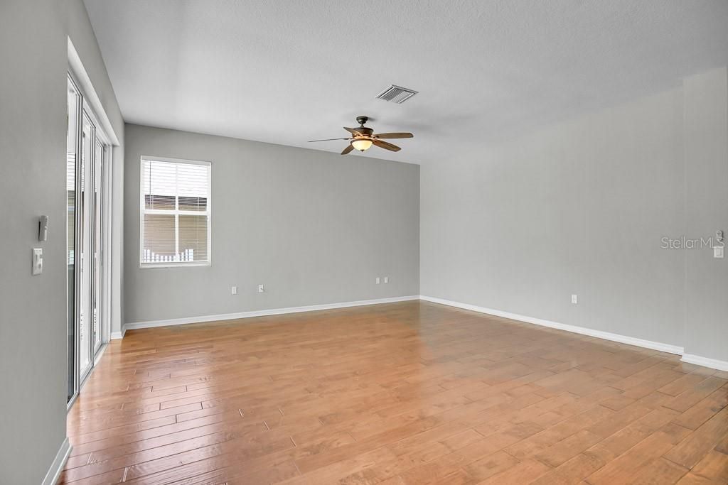 В аренду: $4,300 (6 спален, 4 ванн, 3178 Квадратных фут)
