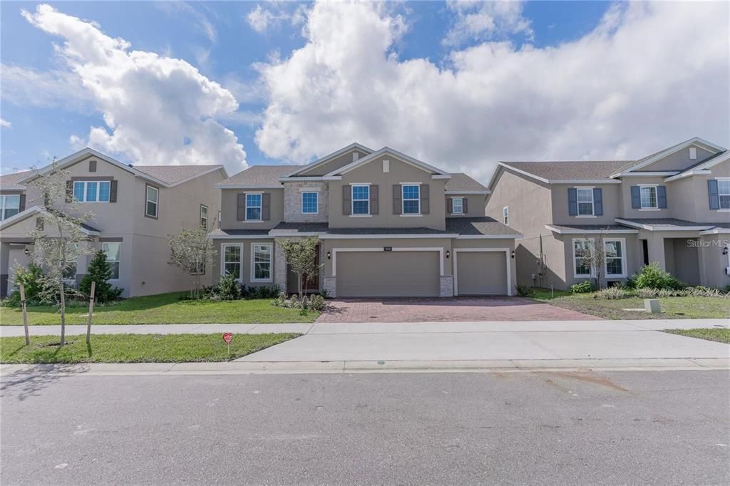 For Rent: $4,400 (5 beds, 3 baths, 3800 Square Feet)