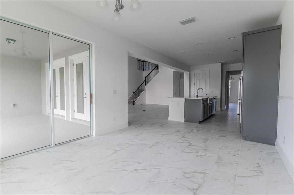 For Rent: $4,400 (5 beds, 3 baths, 3800 Square Feet)