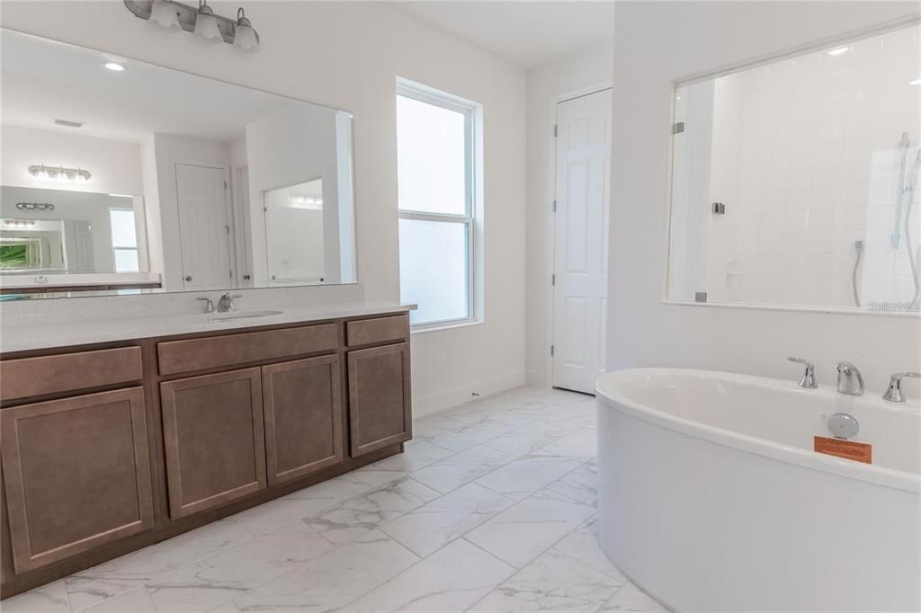 For Rent: $4,400 (5 beds, 3 baths, 3800 Square Feet)