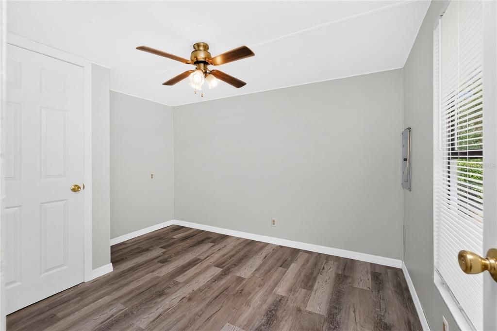 For Sale: $113,500 (2 beds, 1 baths, 624 Square Feet)