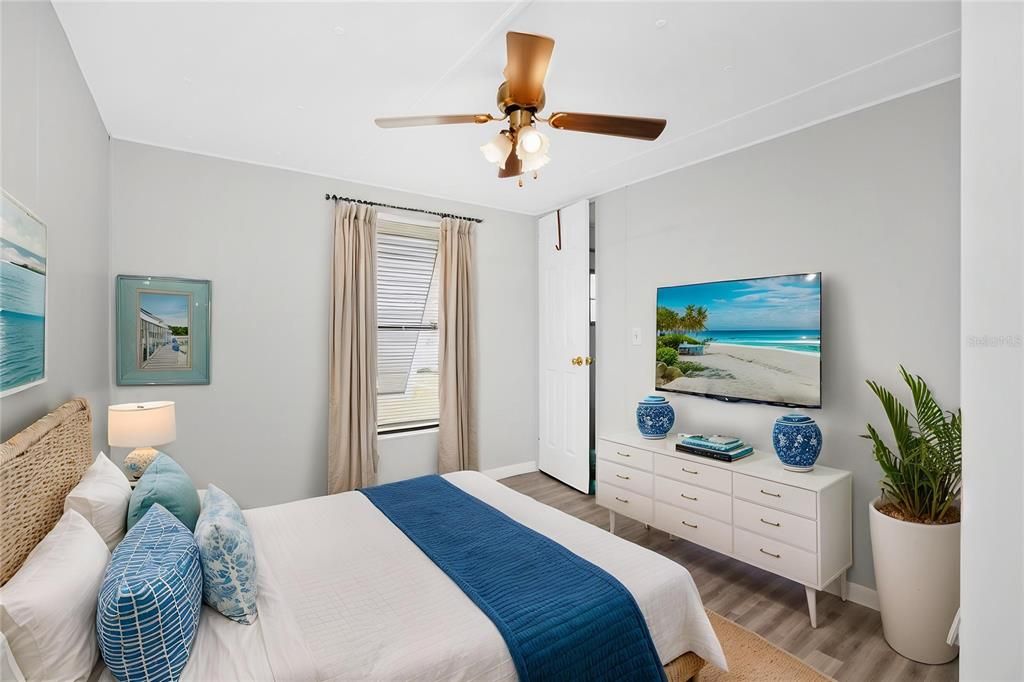 For Sale: $113,500 (2 beds, 1 baths, 624 Square Feet)