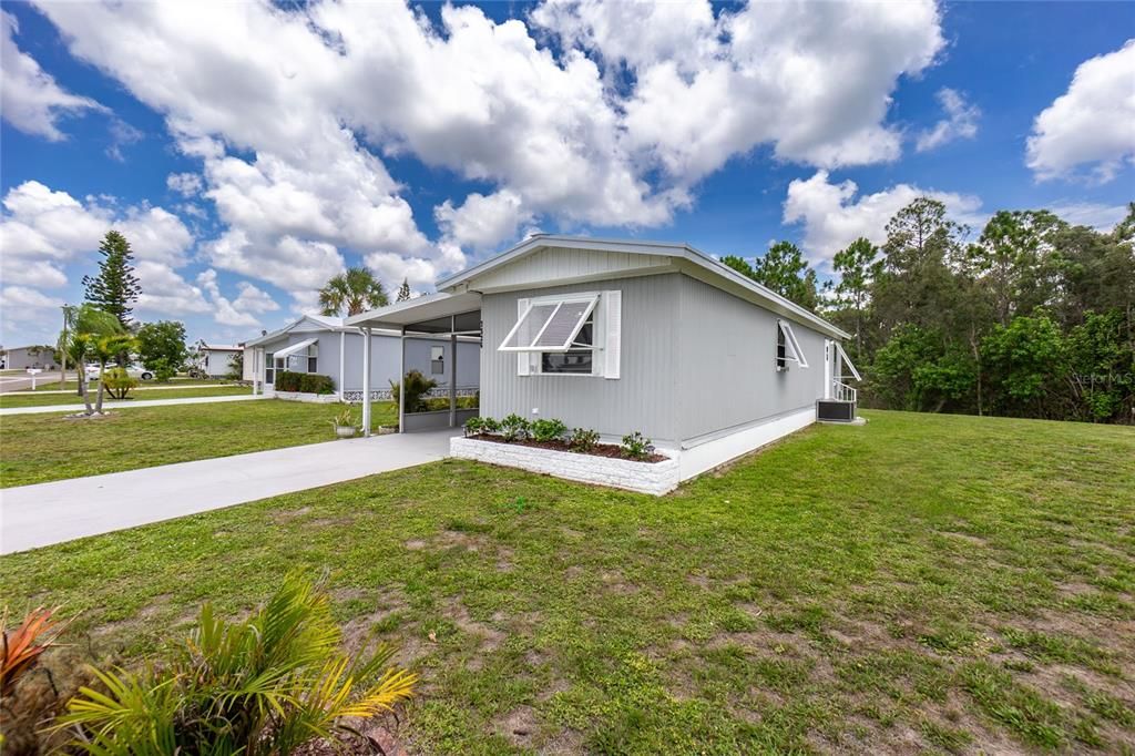 For Sale: $113,500 (2 beds, 1 baths, 624 Square Feet)