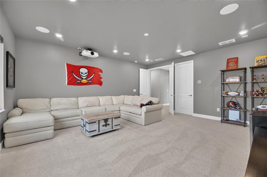 For Sale: $2,400,000 (5 beds, 4 baths, 4830 Square Feet)