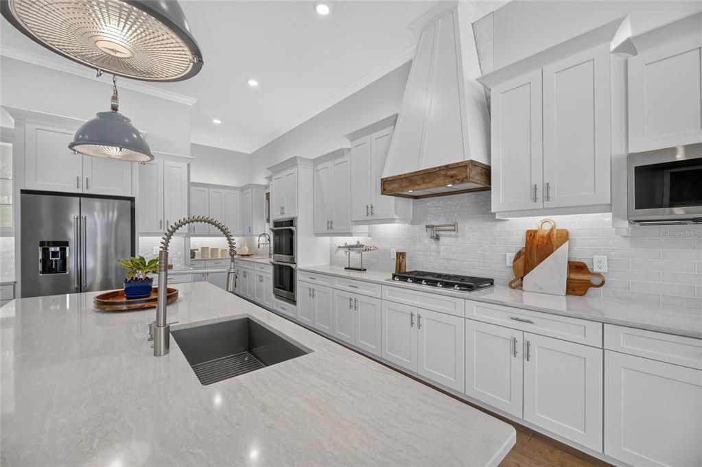 For Sale: $2,400,000 (5 beds, 4 baths, 4830 Square Feet)