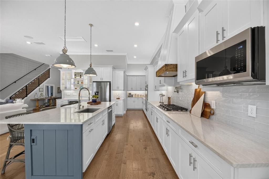 For Sale: $2,400,000 (5 beds, 4 baths, 4830 Square Feet)