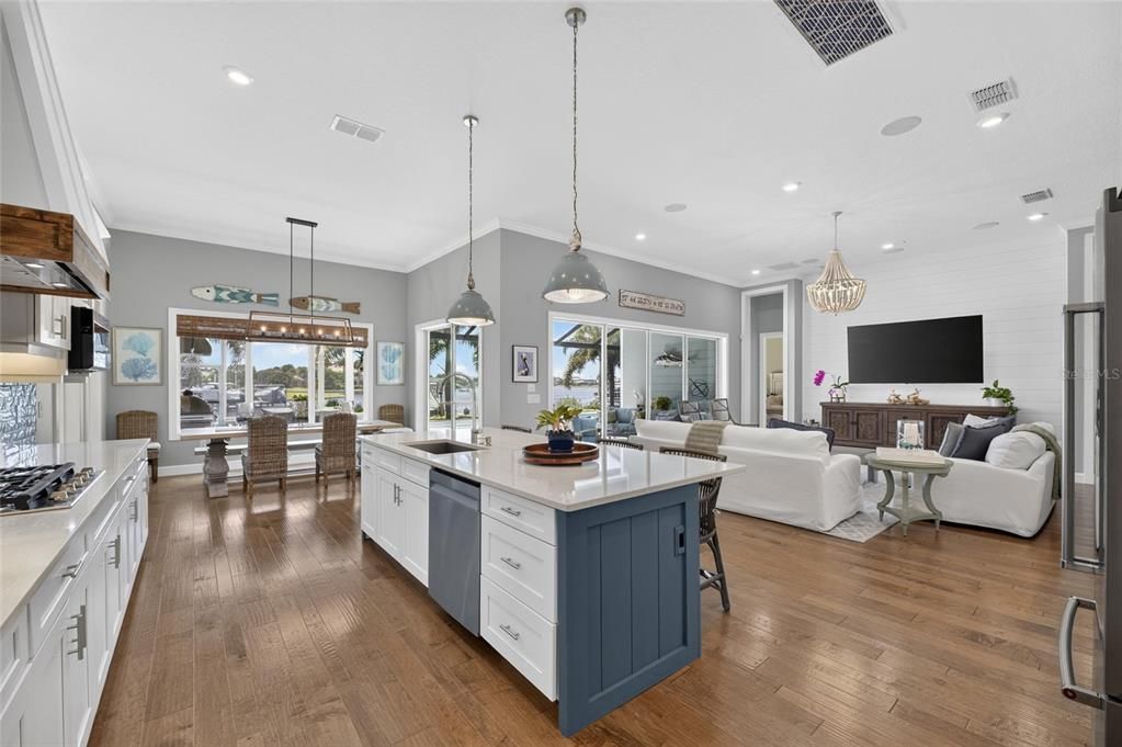 For Sale: $2,400,000 (5 beds, 4 baths, 4830 Square Feet)