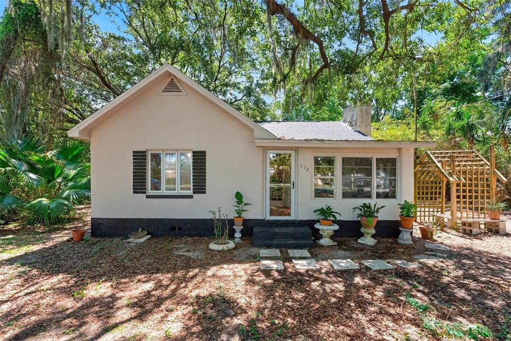 For Sale: $228,000 (2 beds, 2 baths, 949 Square Feet)