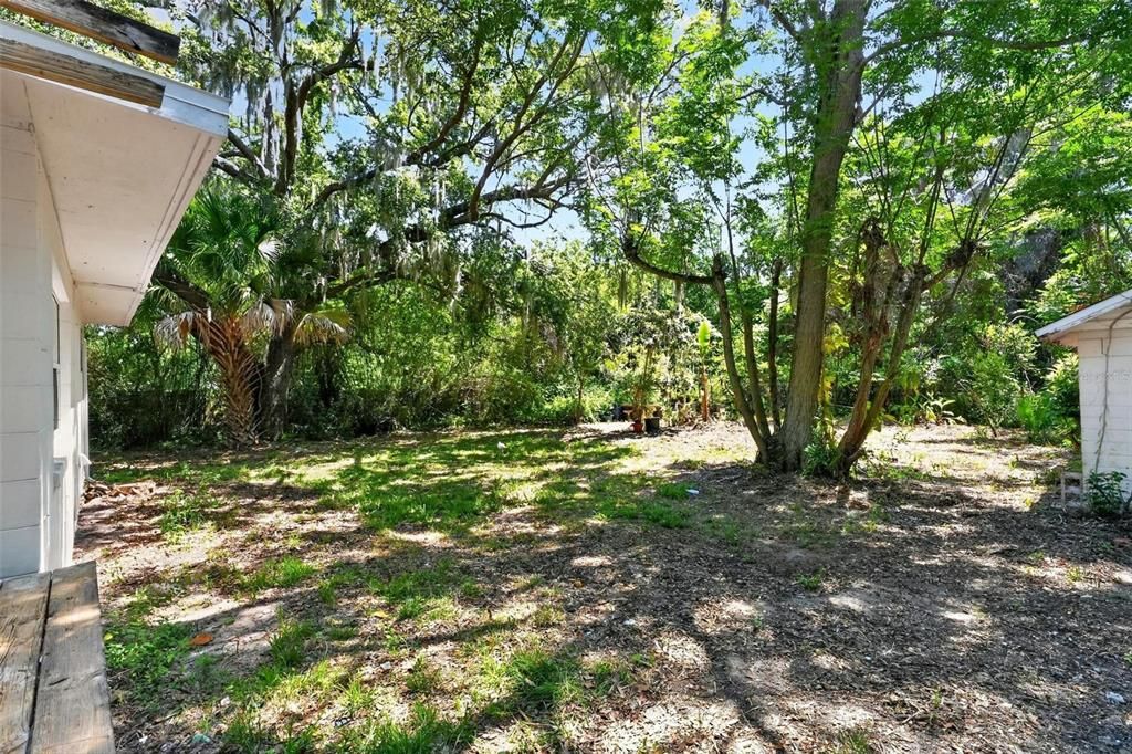 For Sale: $228,000 (2 beds, 2 baths, 949 Square Feet)