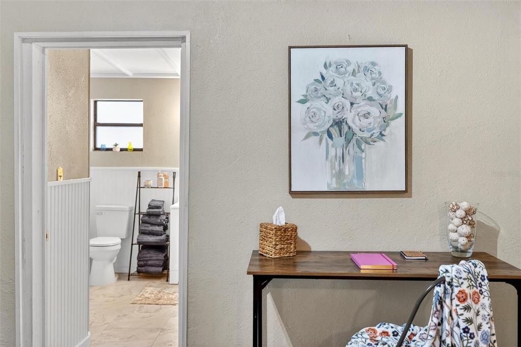 For Sale: $228,000 (2 beds, 2 baths, 949 Square Feet)