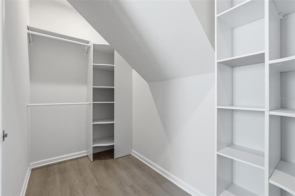 For Rent: $3,250 (4 beds, 3 baths, 2356 Square Feet)