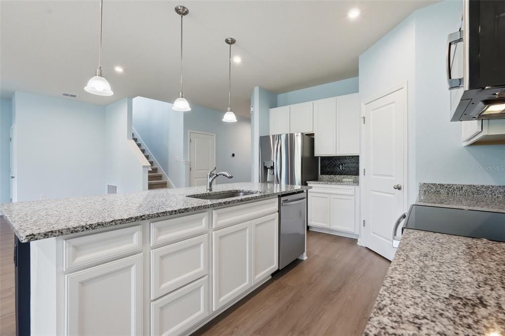 For Rent: $3,250 (4 beds, 3 baths, 2356 Square Feet)