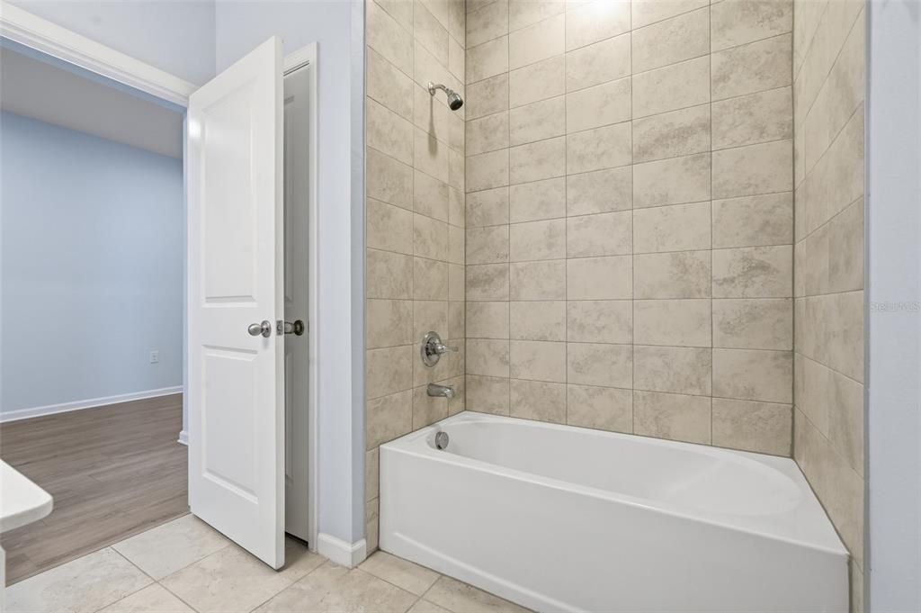 For Rent: $3,250 (4 beds, 3 baths, 2356 Square Feet)