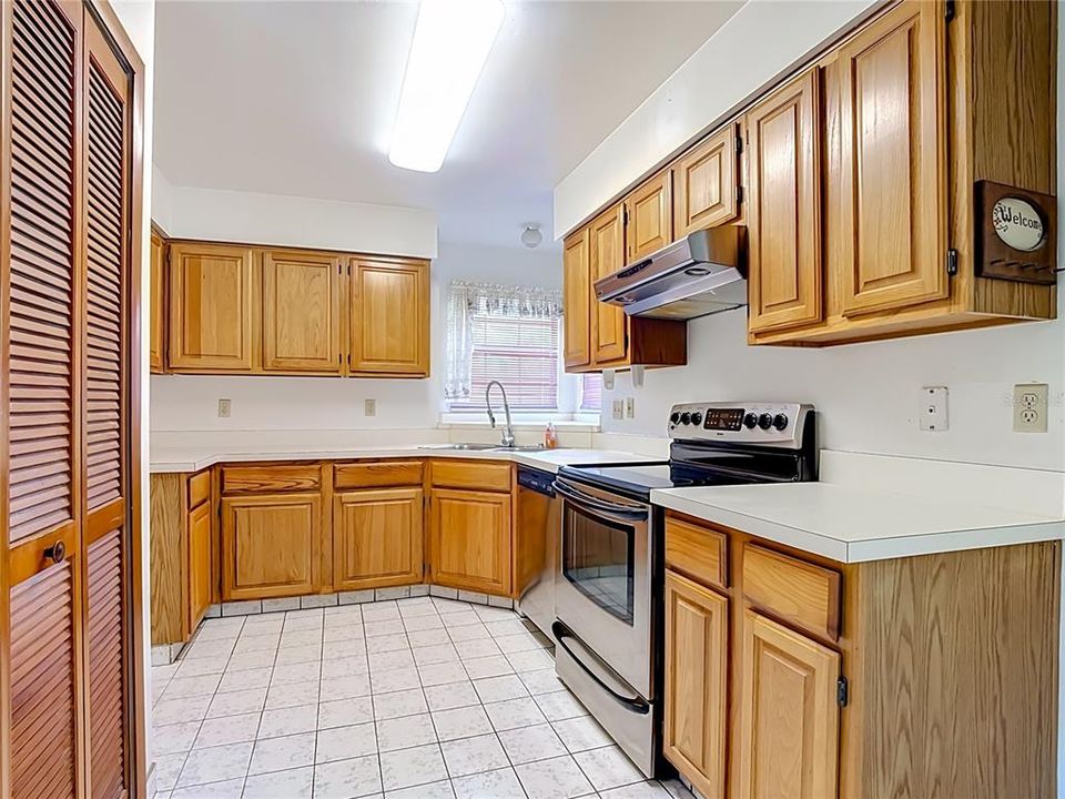 На продажу: $275,000 (3 спален, 2 ванн, 1289 Квадратных фут)