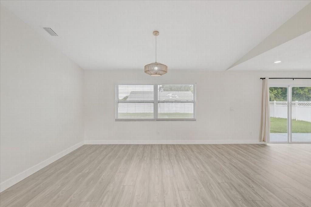 For Sale: $399,900 (3 beds, 2 baths, 1895 Square Feet)