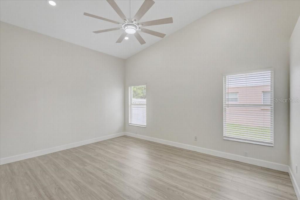 For Sale: $399,900 (3 beds, 2 baths, 1895 Square Feet)