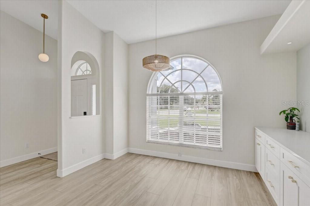 For Sale: $399,900 (3 beds, 2 baths, 1895 Square Feet)