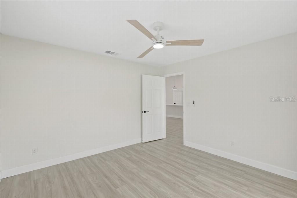 For Sale: $399,900 (3 beds, 2 baths, 1895 Square Feet)